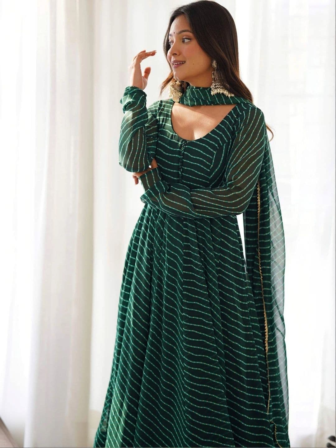 PALMIRA Women Leheriya Printed Regular Kurta with Trousers & With Dupatta thumbnail 3