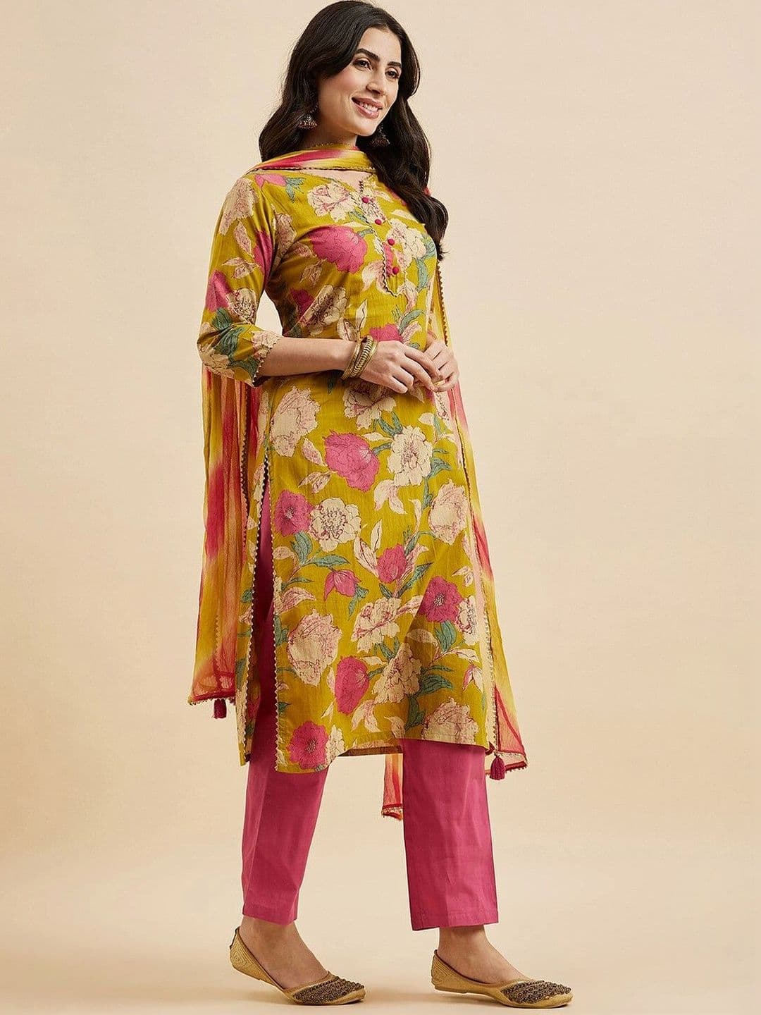 UDBHAV EXPORT Women Floral Printed Regular Kurta with Trousers & With Dupatta thumbnail 3