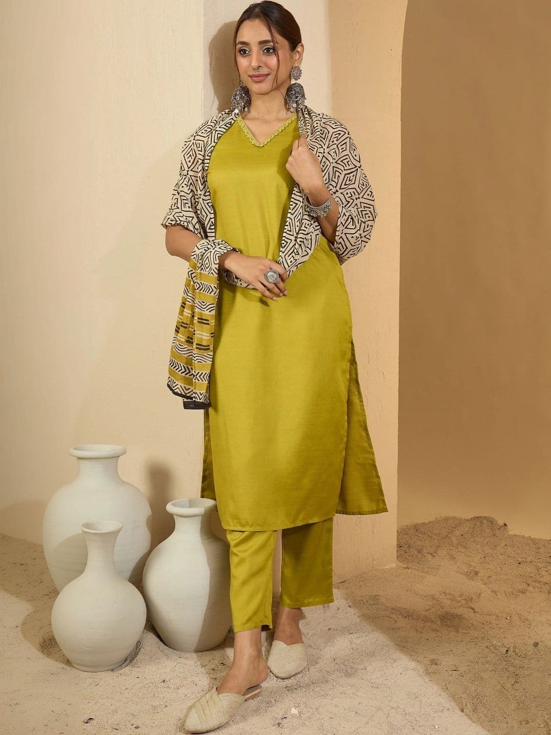 Anouk Women Ethnic Motifs Regular Kurta with Trousers & With Dupatta thumbnail 4