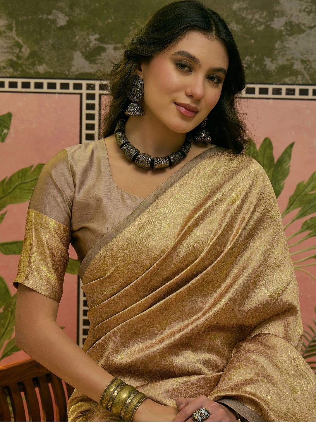 Suha Woven Design Zari Silk Blend Saree thumbnail 4