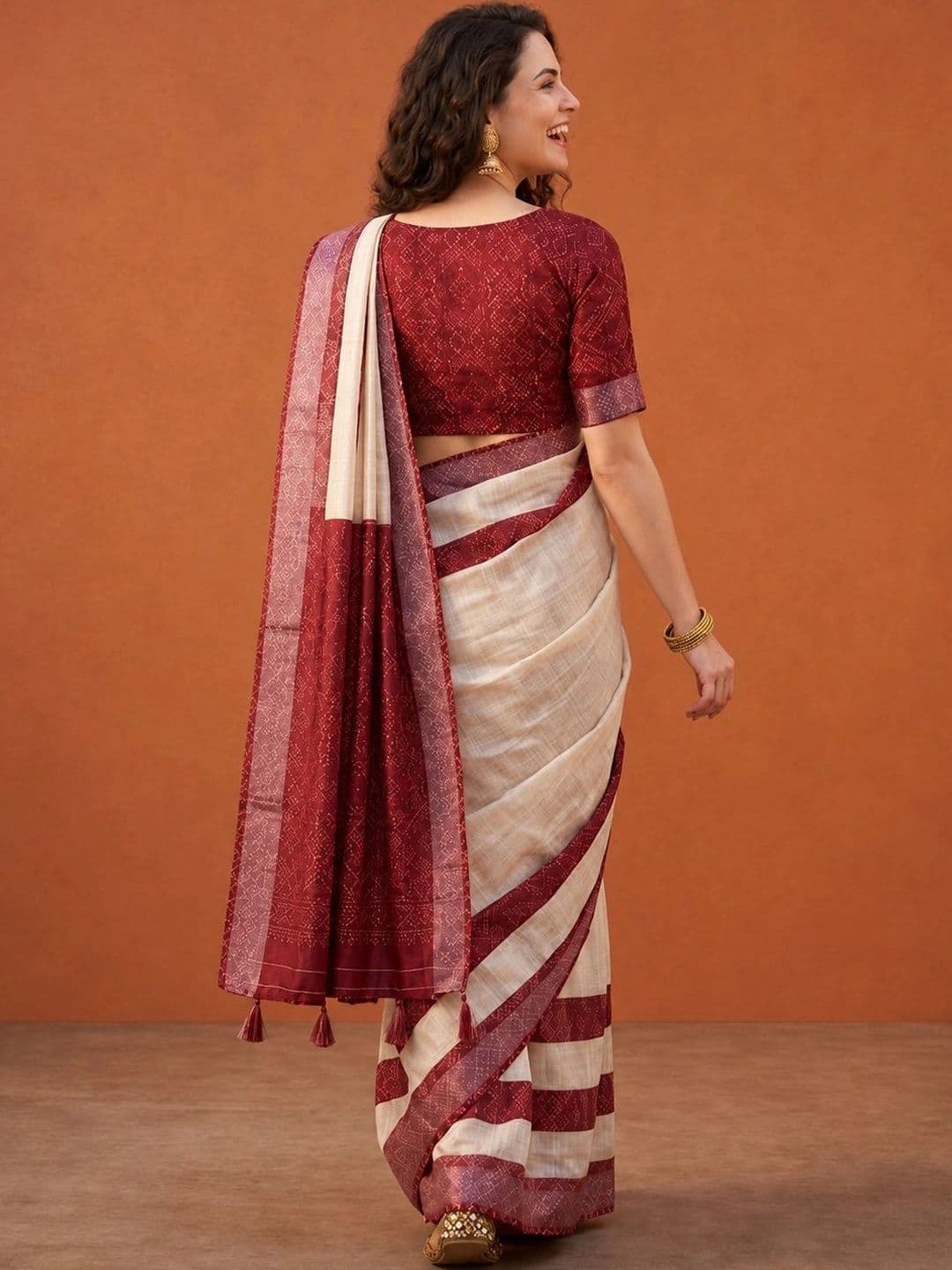 Suha Striped Silk Blend Saree thumbnail 5