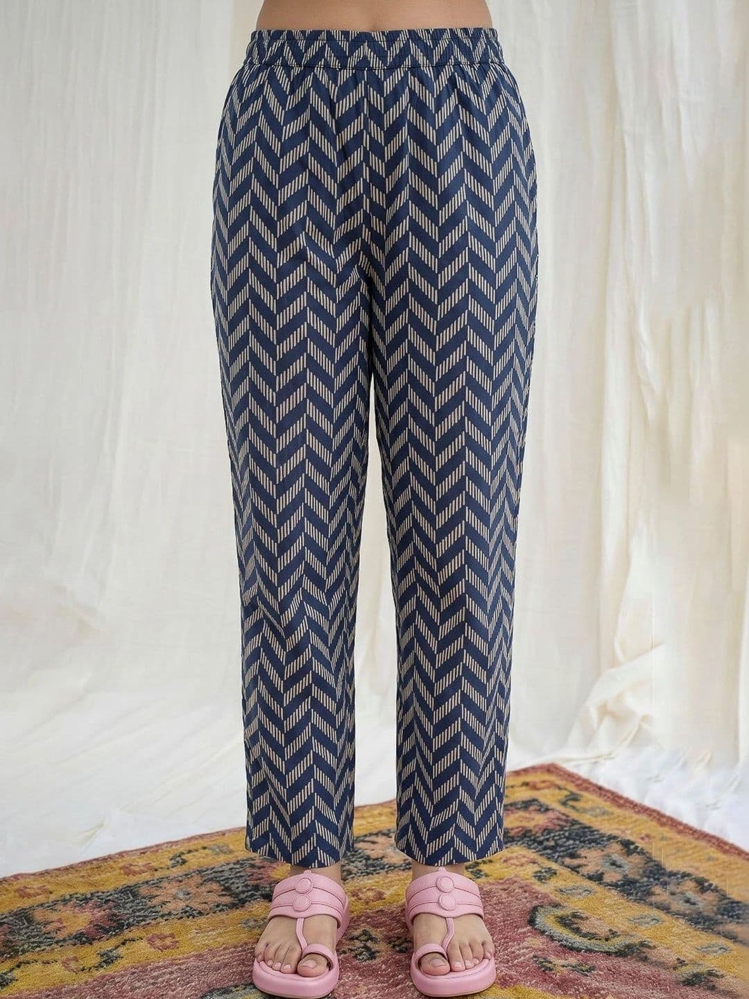 Meena Bazaar Women Printed Regular Kurta with Trousers thumbnail 5