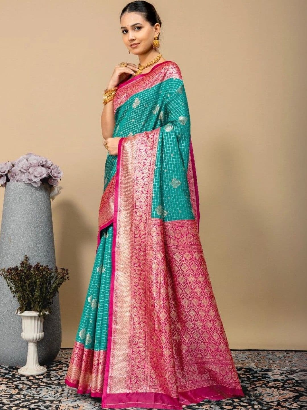 SILKARA CREATION Women Design Zari Silk Blend Banarasi Saree thumbnail 4