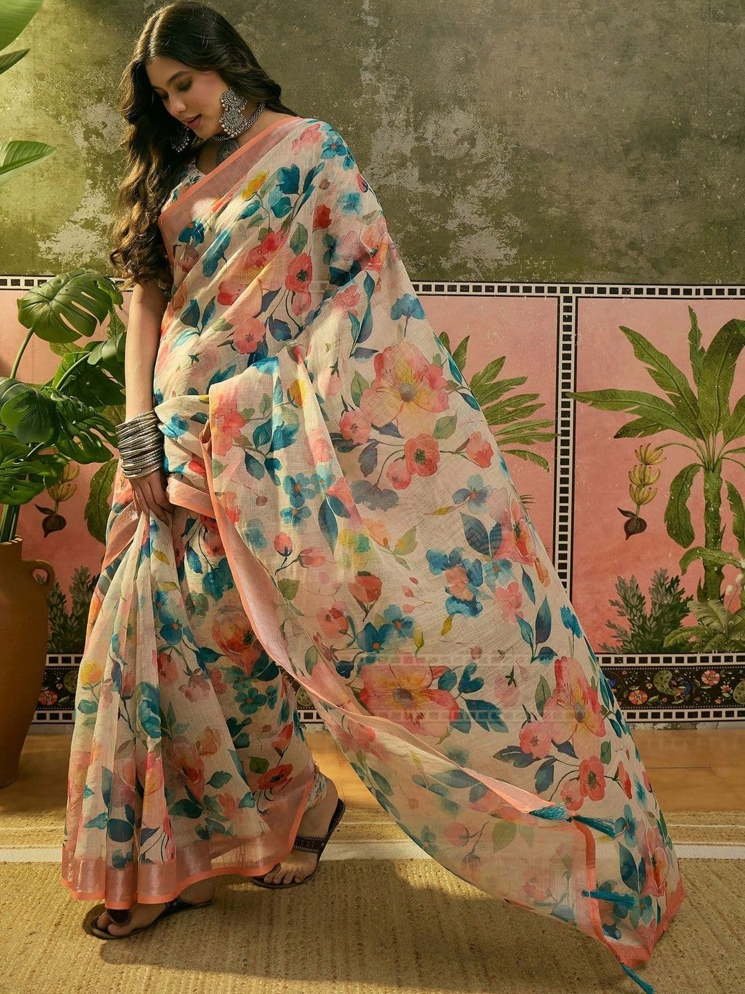 Suha Floral Saree thumbnail 2
