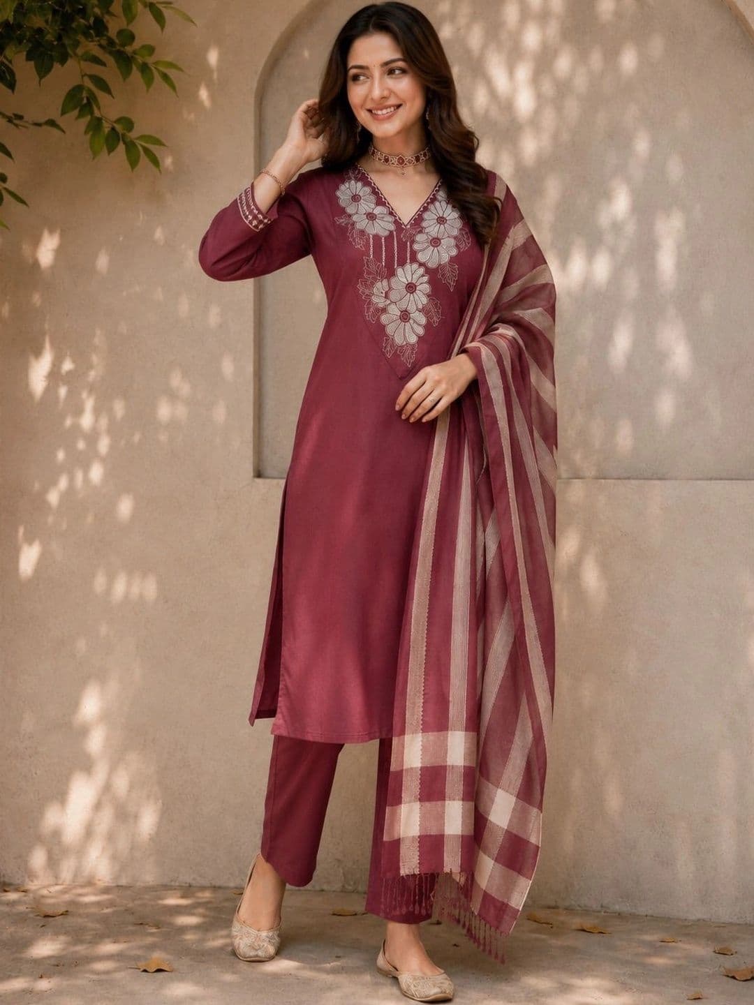 BILANZA Women Ethnic Motifs Embroidered Regular Thread Work Kurta with Trousers & With Dupatta thumbnail 3