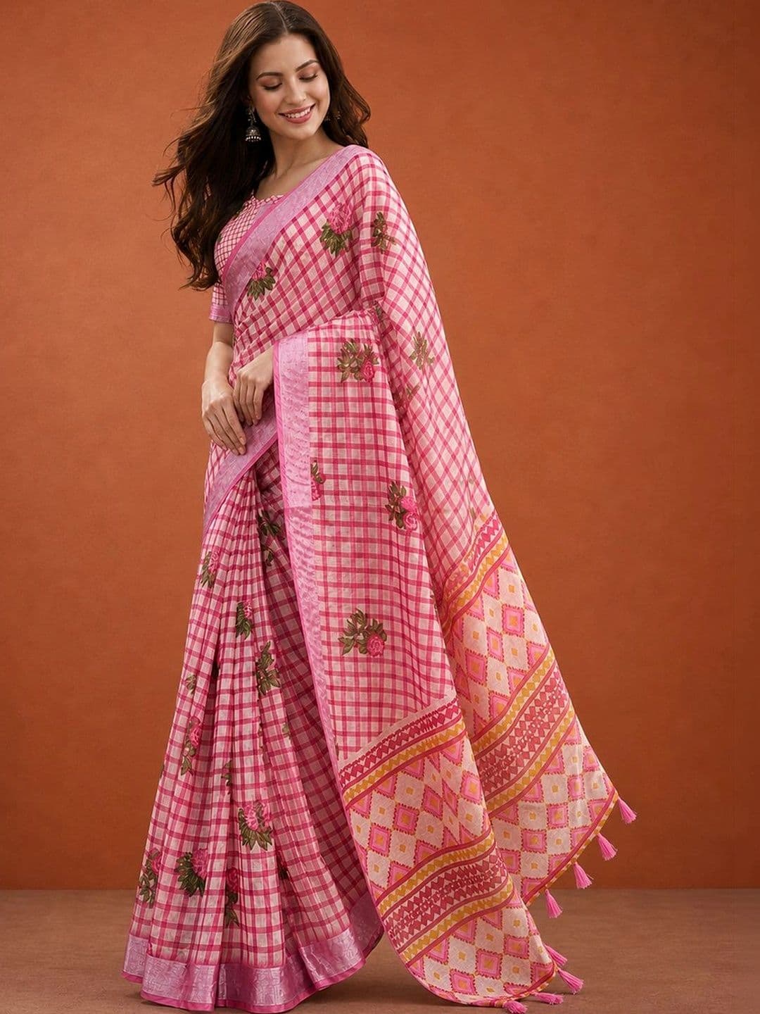 Suha Floral Silk Blend Saree thumbnail 2