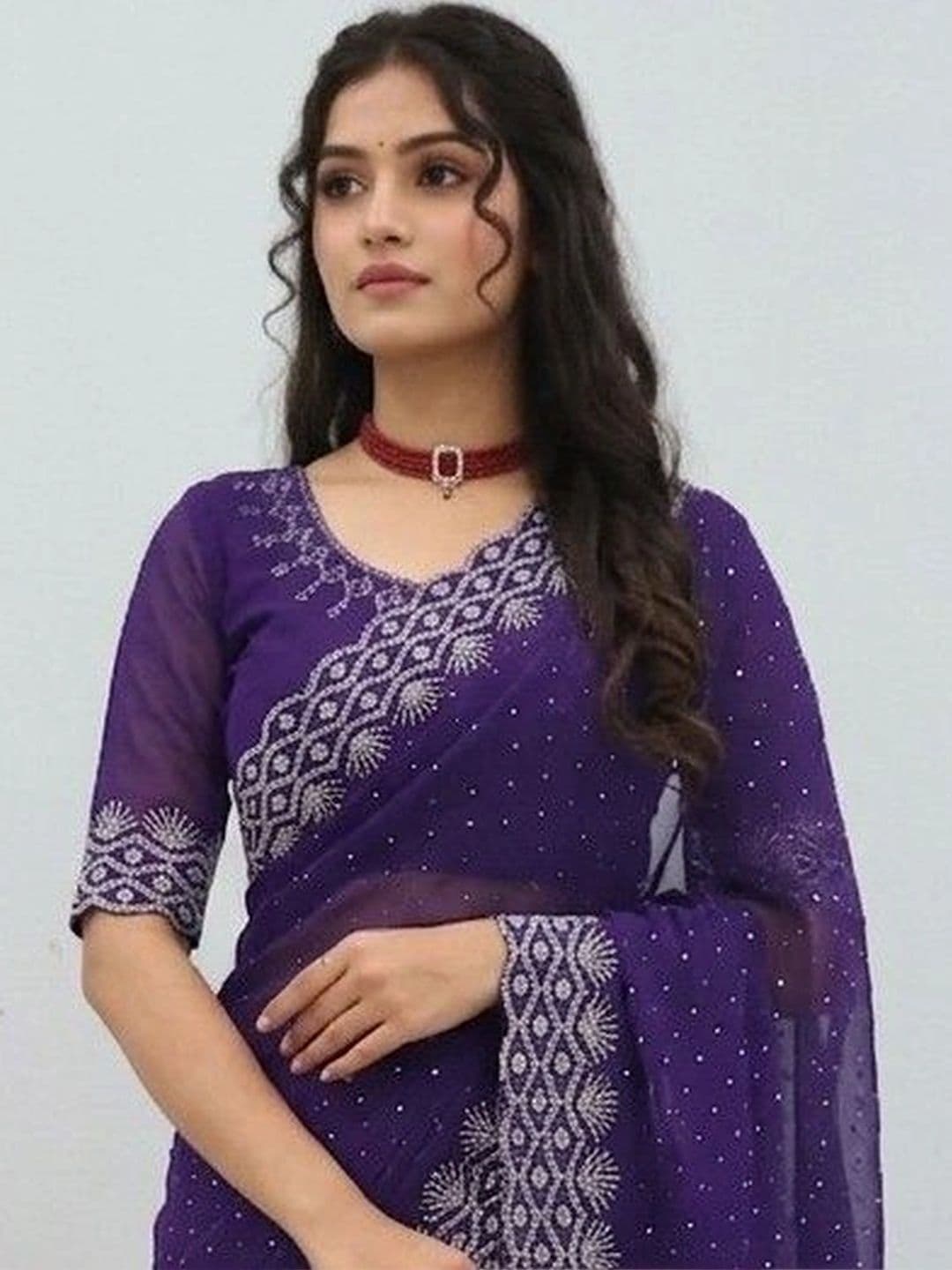 SmileyFashion Embellished Pure Georgette Designer Saree thumbnail 4
