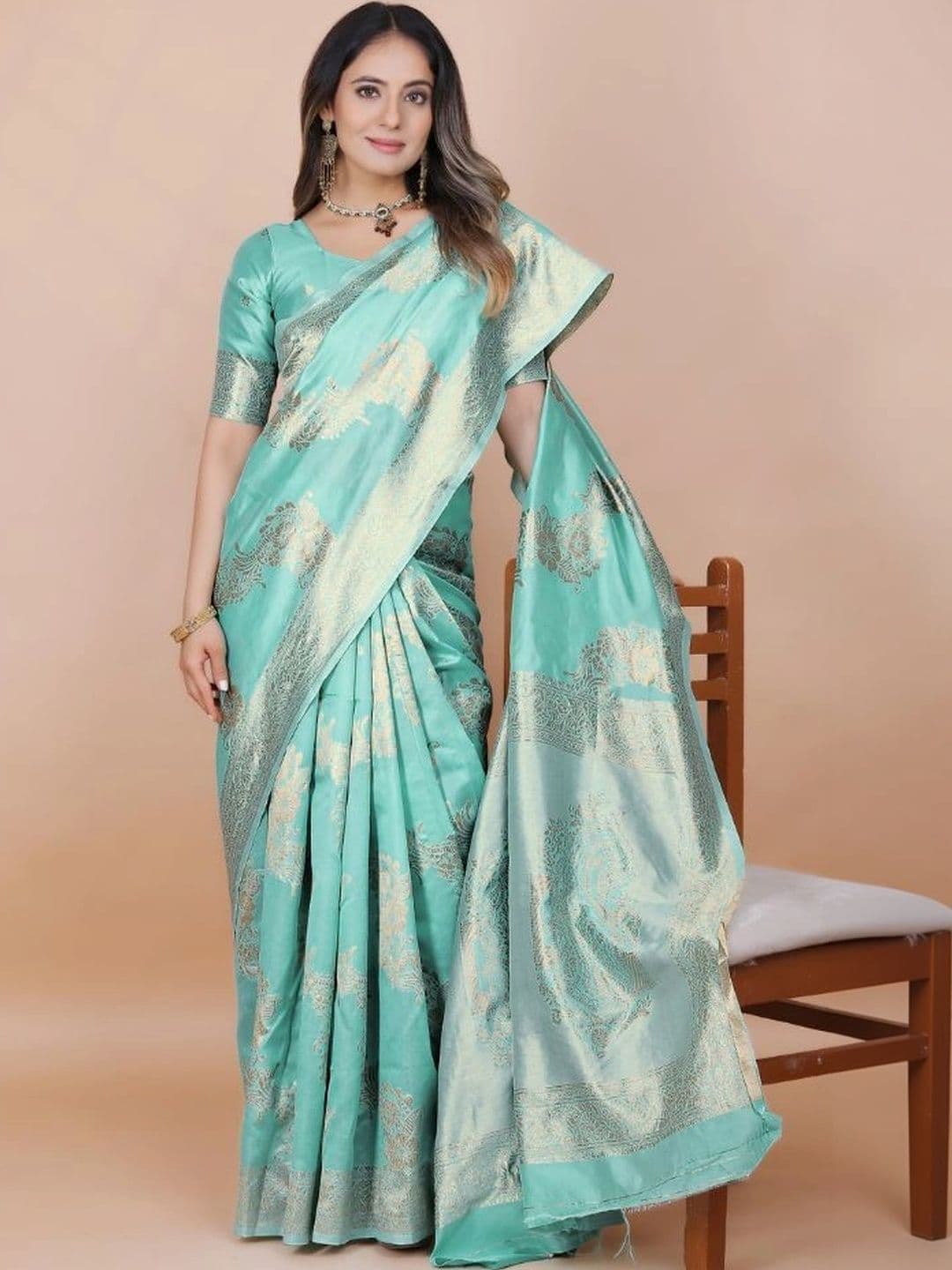 revika Paisley Zari Art Silk Designer Kanjeevaram Saree thumbnail 4