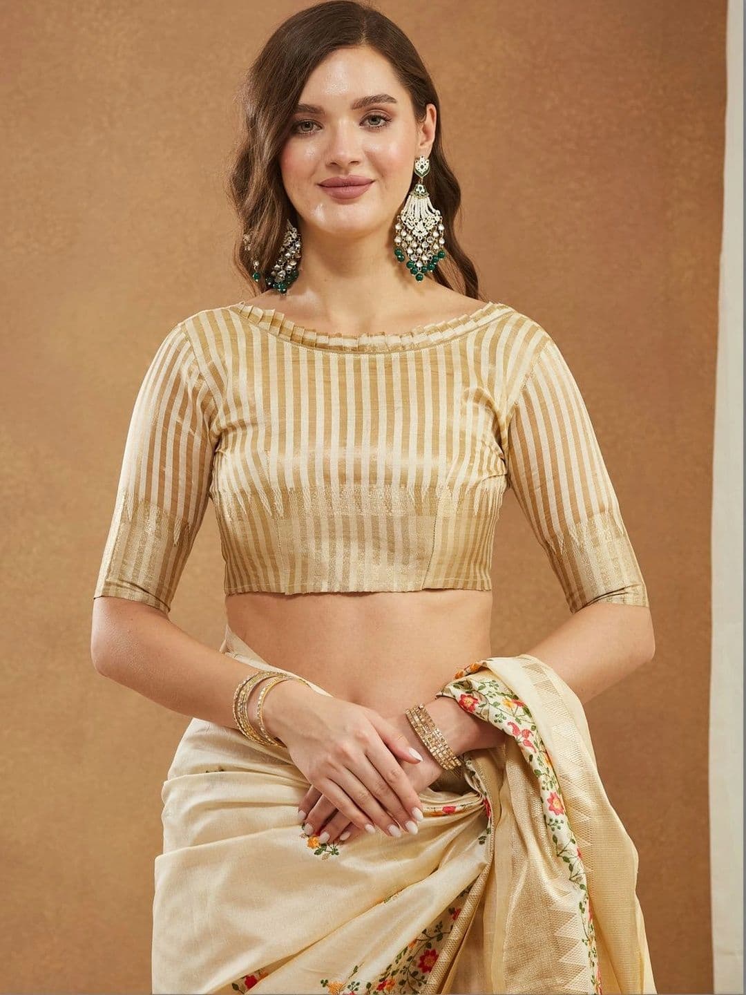 Sangria Woven Design Embroidered Art Silk Kasavu Saree thumbnail 3