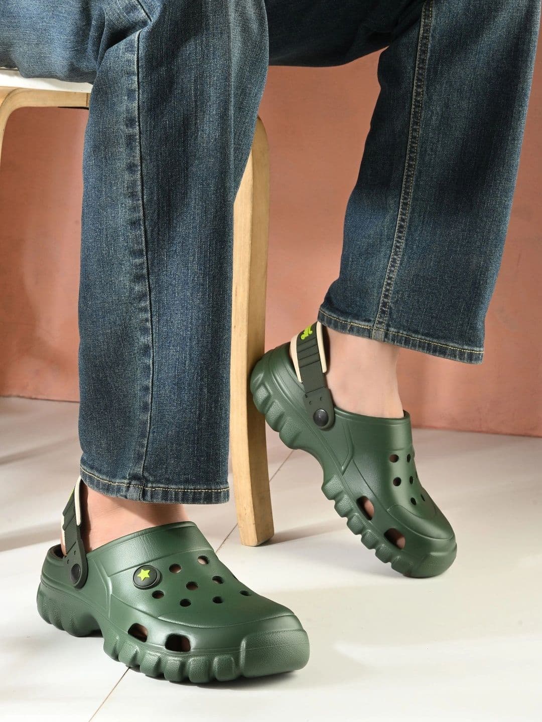 Roadster Men Clogs thumbnail 4