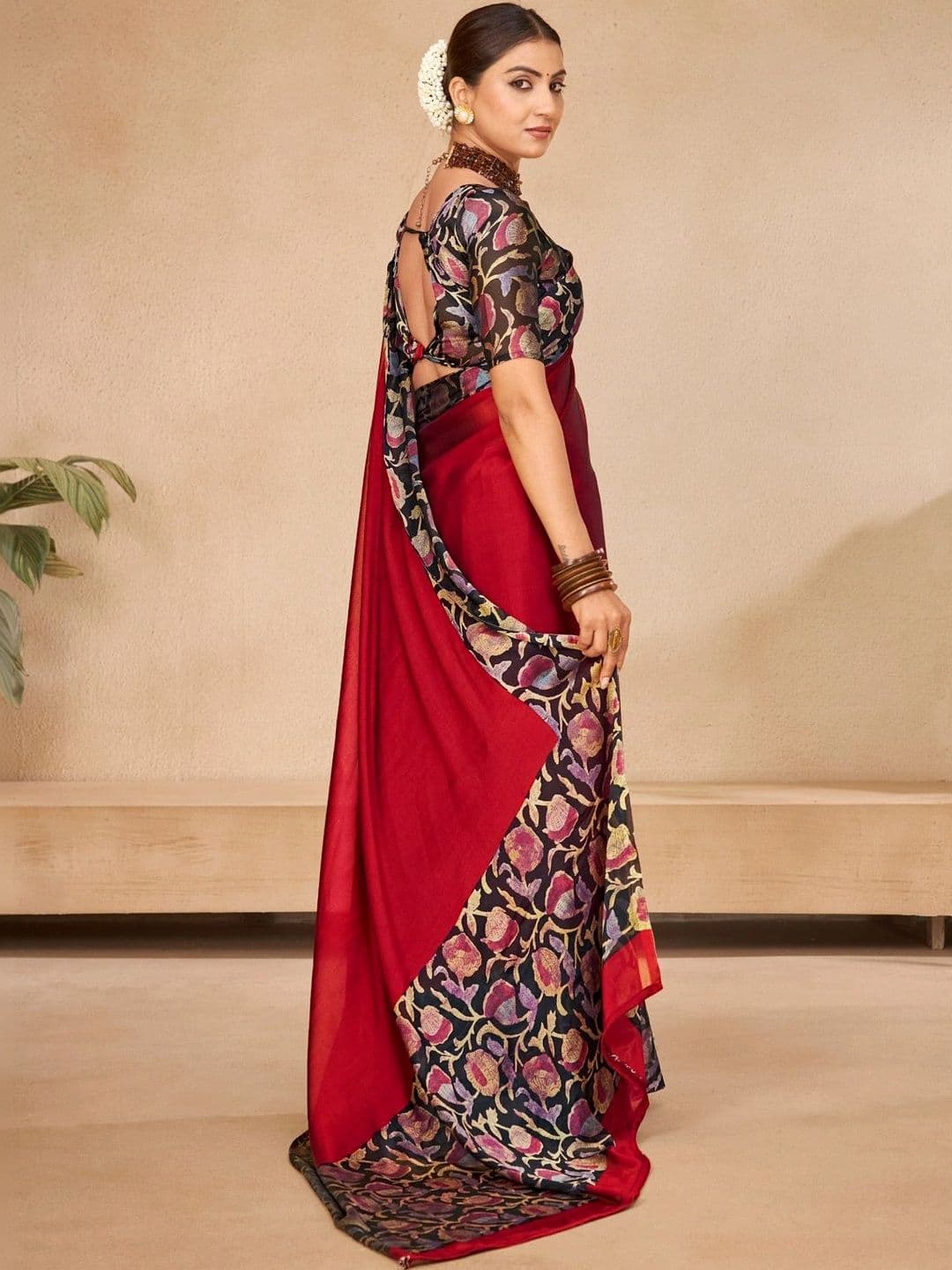 Vipul Floral Pure Chiffon Designer Saree thumbnail 5