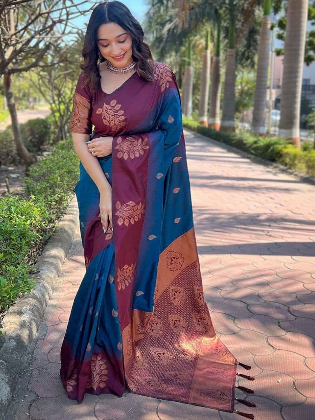 KALINI Woven Design Zari Silk Blend Heavy Work Kanjeevaram Saree - view 1