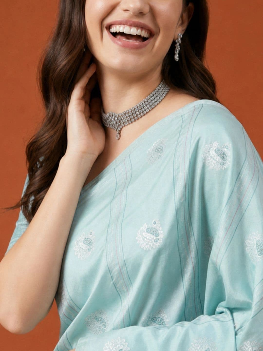 Suha Woven Design Zari Silk Blend Saree thumbnail 2