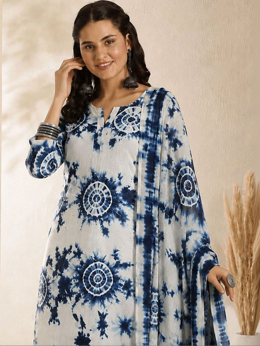 Sangria Women Dyed Regular Kurta with Trousers & With Dupatta thumbnail 3