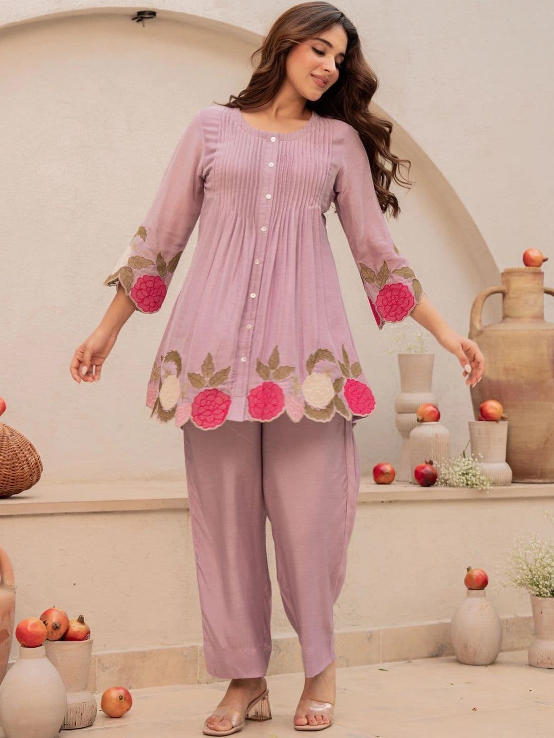 Aeristo Women Floral Embroidered Empire Thread Work Chanderi Silk Kurta with Trousers thumbnail 5