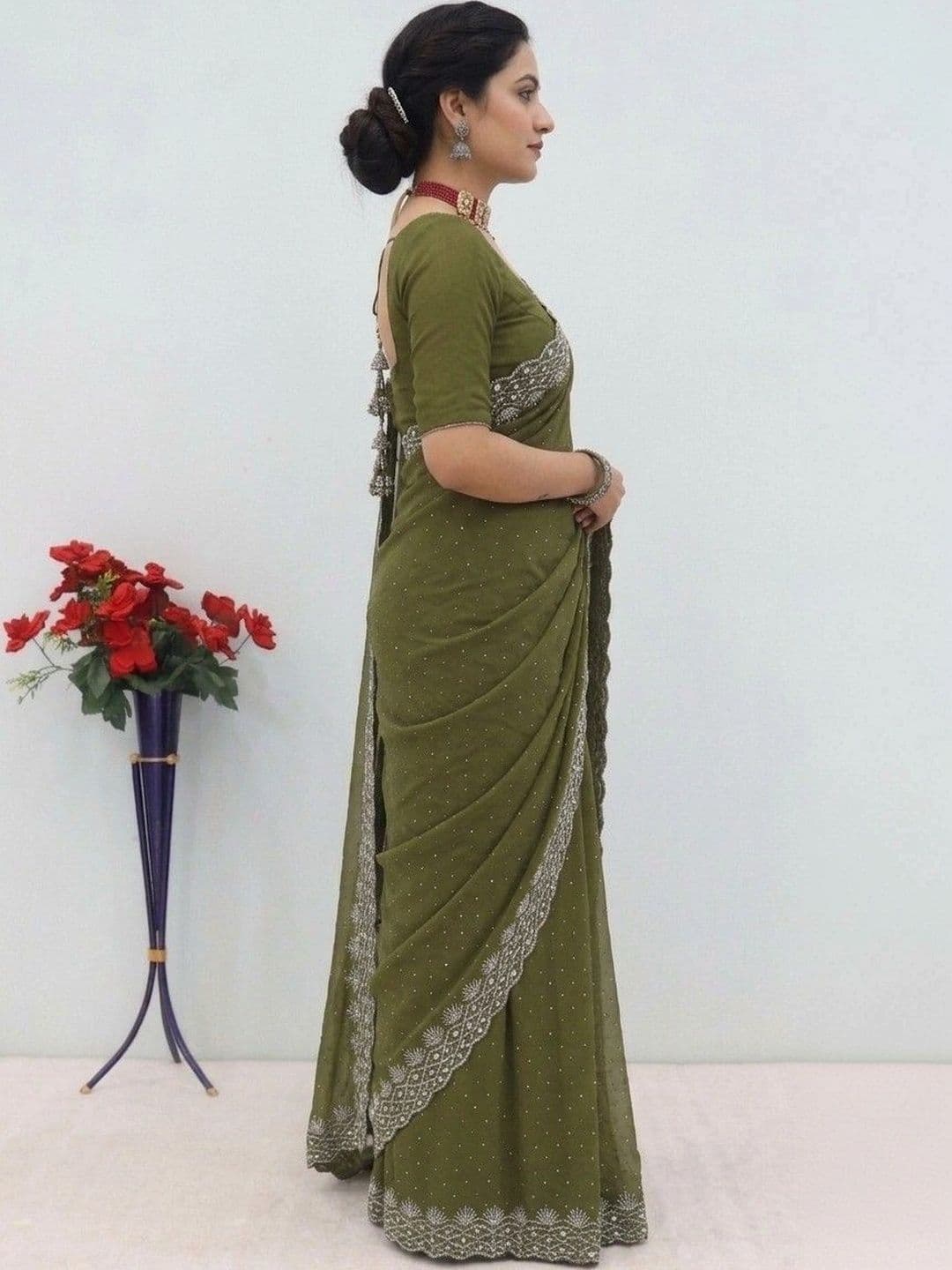 SmileyFashion Embellished Pure Georgette Designer Saree thumbnail 2