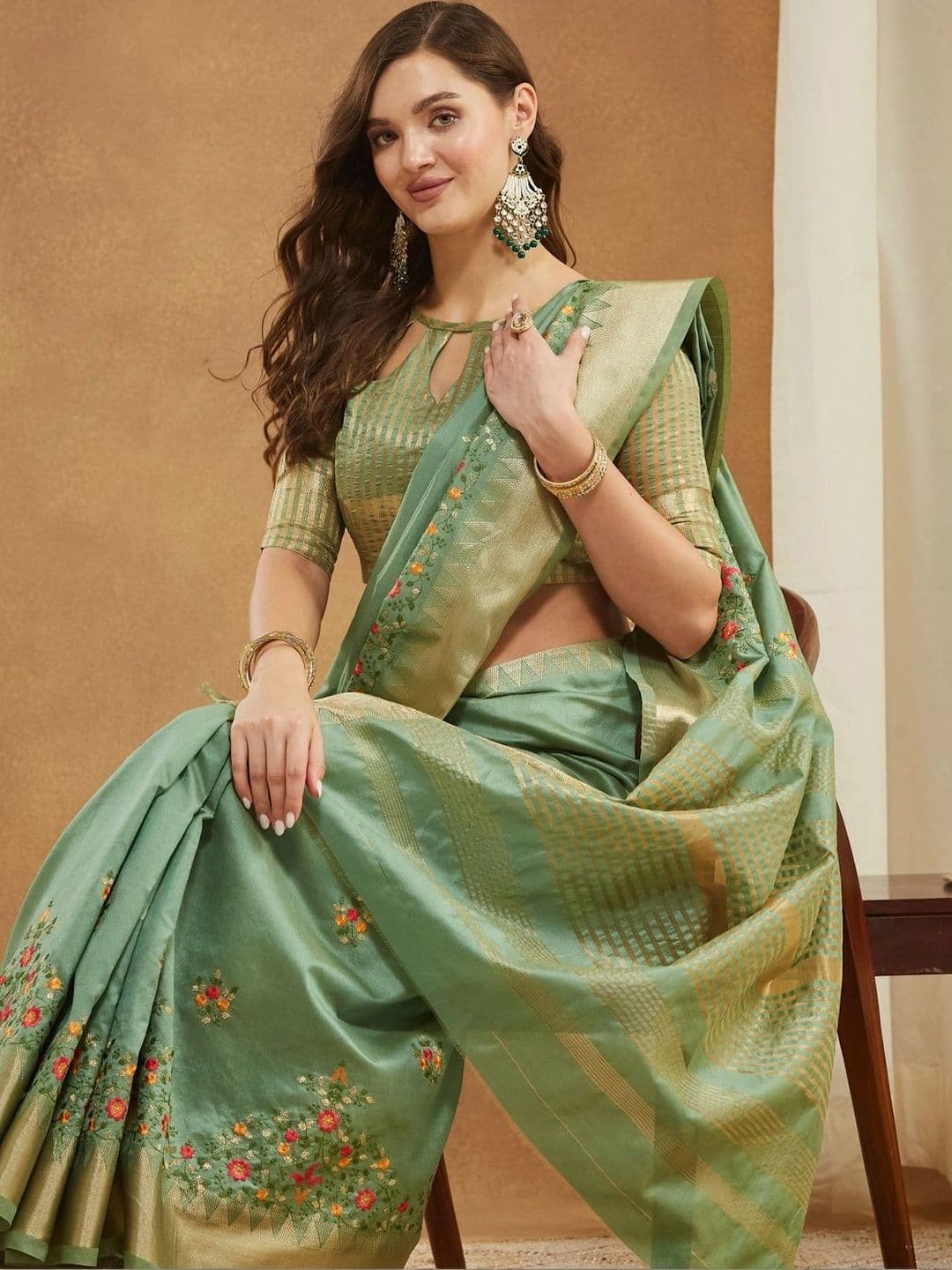 Sangria Floral Embroidered Art Silk Kasavu Saree thumbnail 7