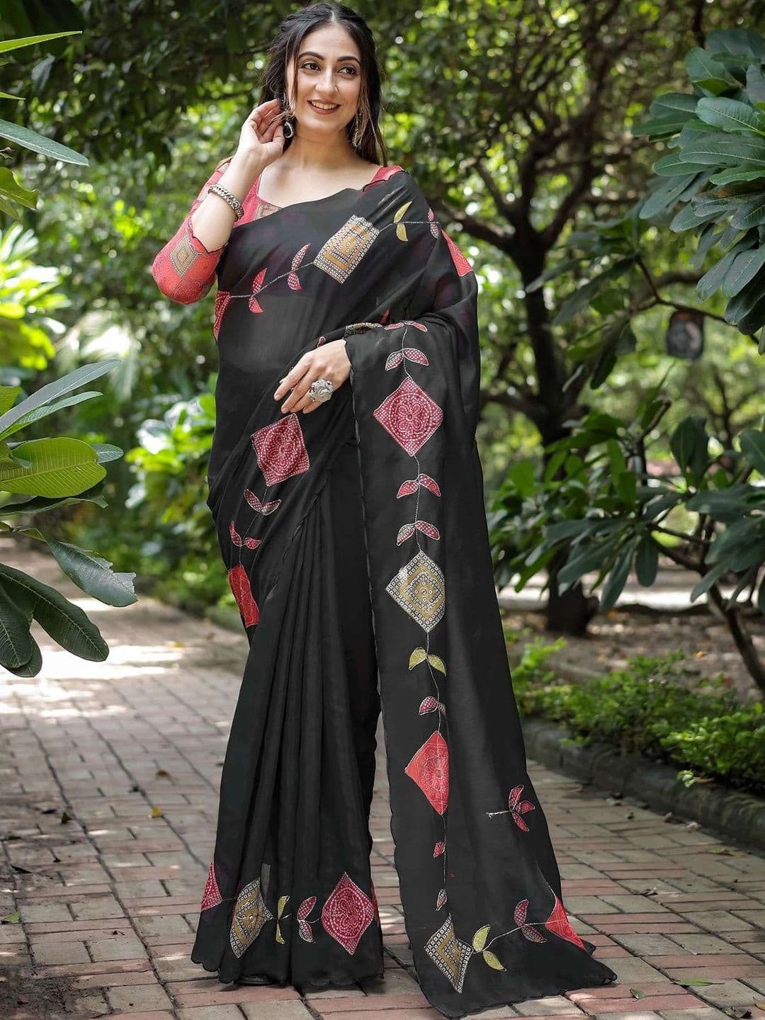KALINI Silk Blend Kanjeevaram Saree thumbnail 3