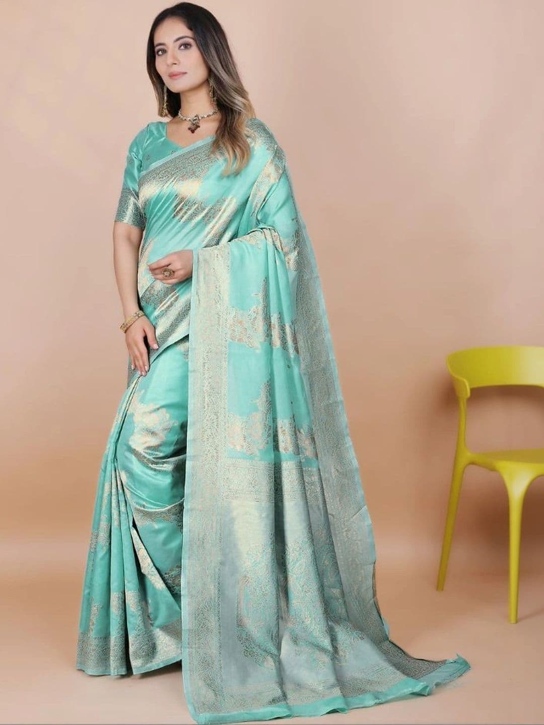 revika Paisley Zari Art Silk Designer Kanjeevaram Saree thumbnail 5