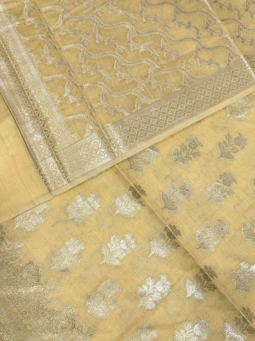 Naveera Unstitched Dress Material thumbnail 3