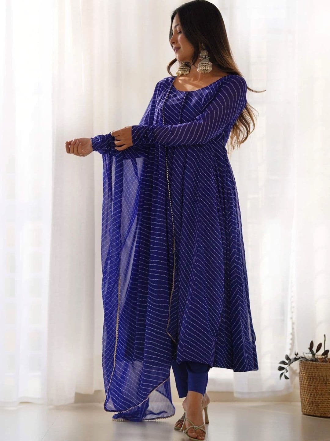 PALMIRA Women Leheriya Printed Regular Kurta with Trousers & With Dupatta thumbnail 5