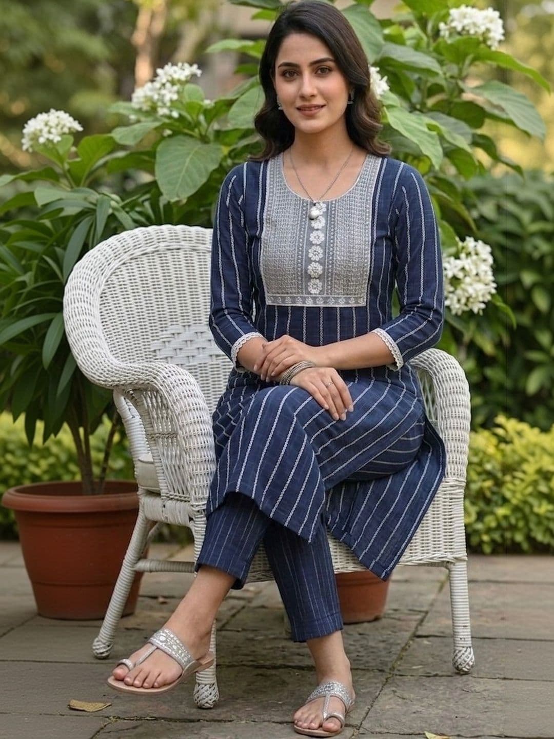 Khasmuda Attire Women Striped Regular Thread Work Pure Cotton Kurta with Trousers thumbnail 4