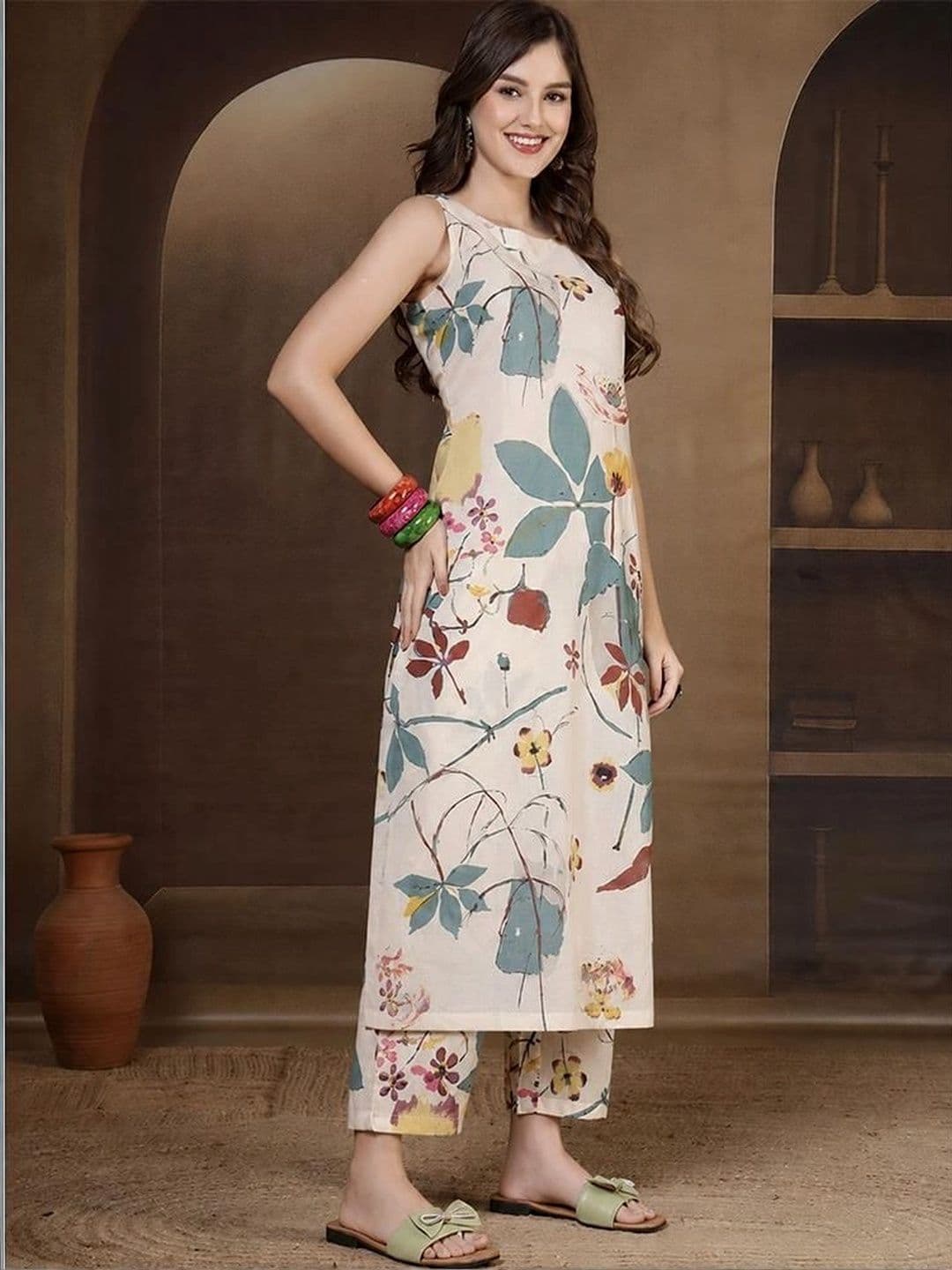 Sangria Women Floral Printed Floral Kurta thumbnail 3