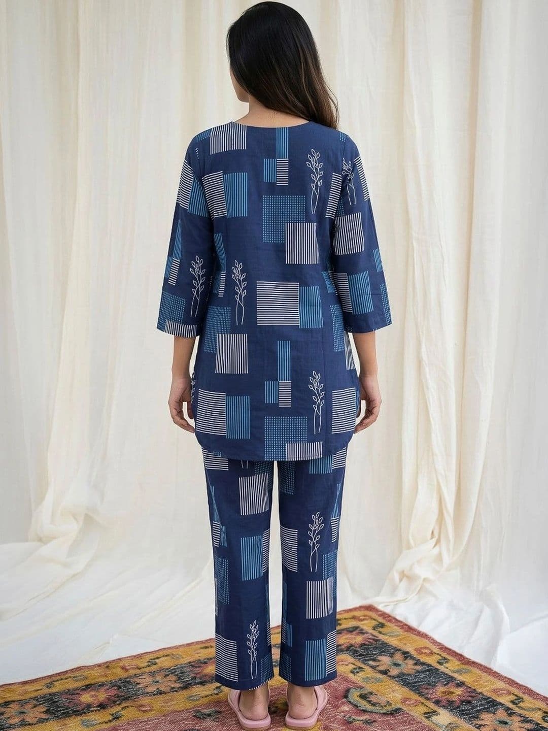 Meena Bazaar Women Printed Regular Kurti with Trousers thumbnail 2