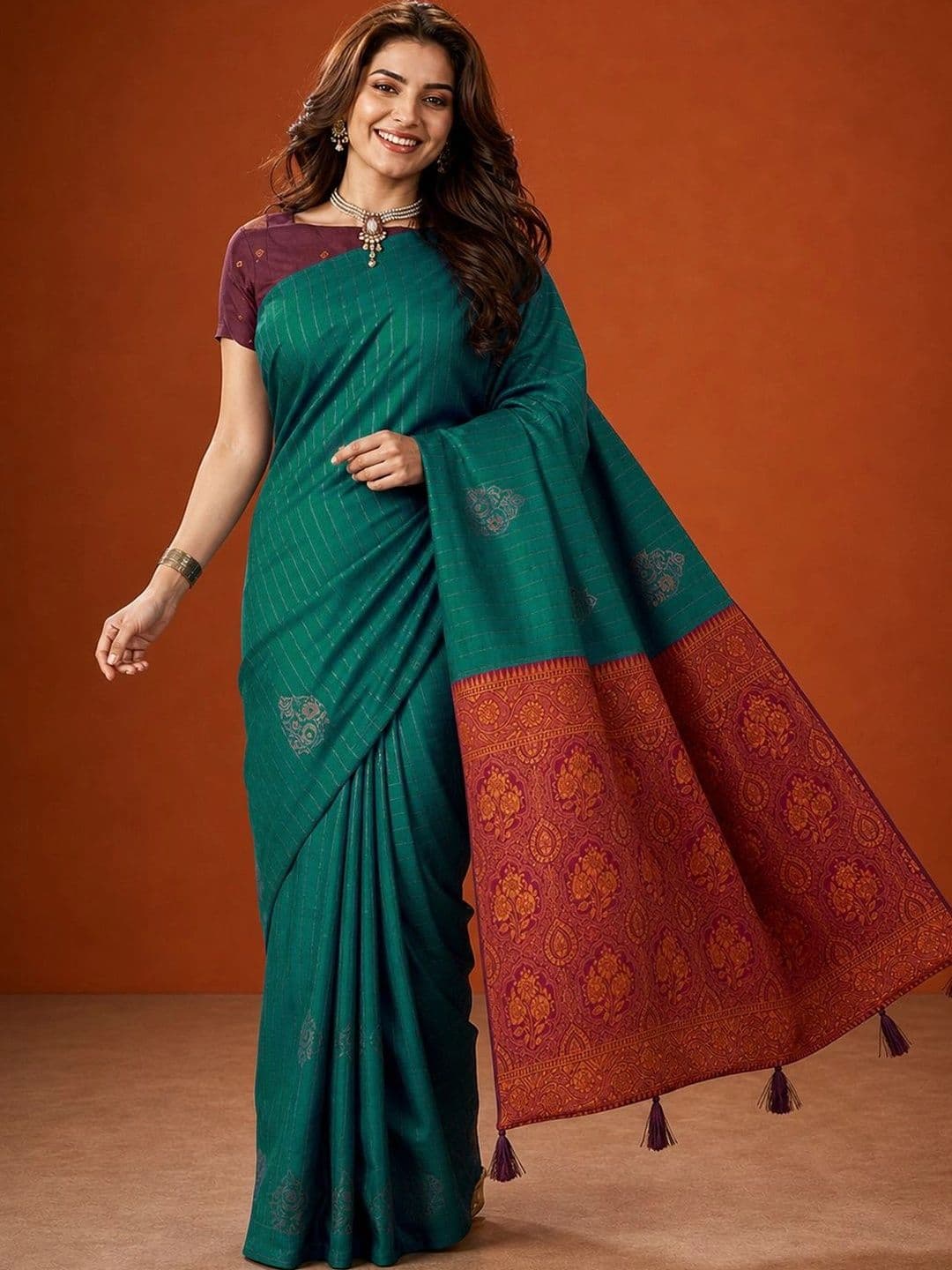 Suha Zari Silk Blend Saree thumbnail 7