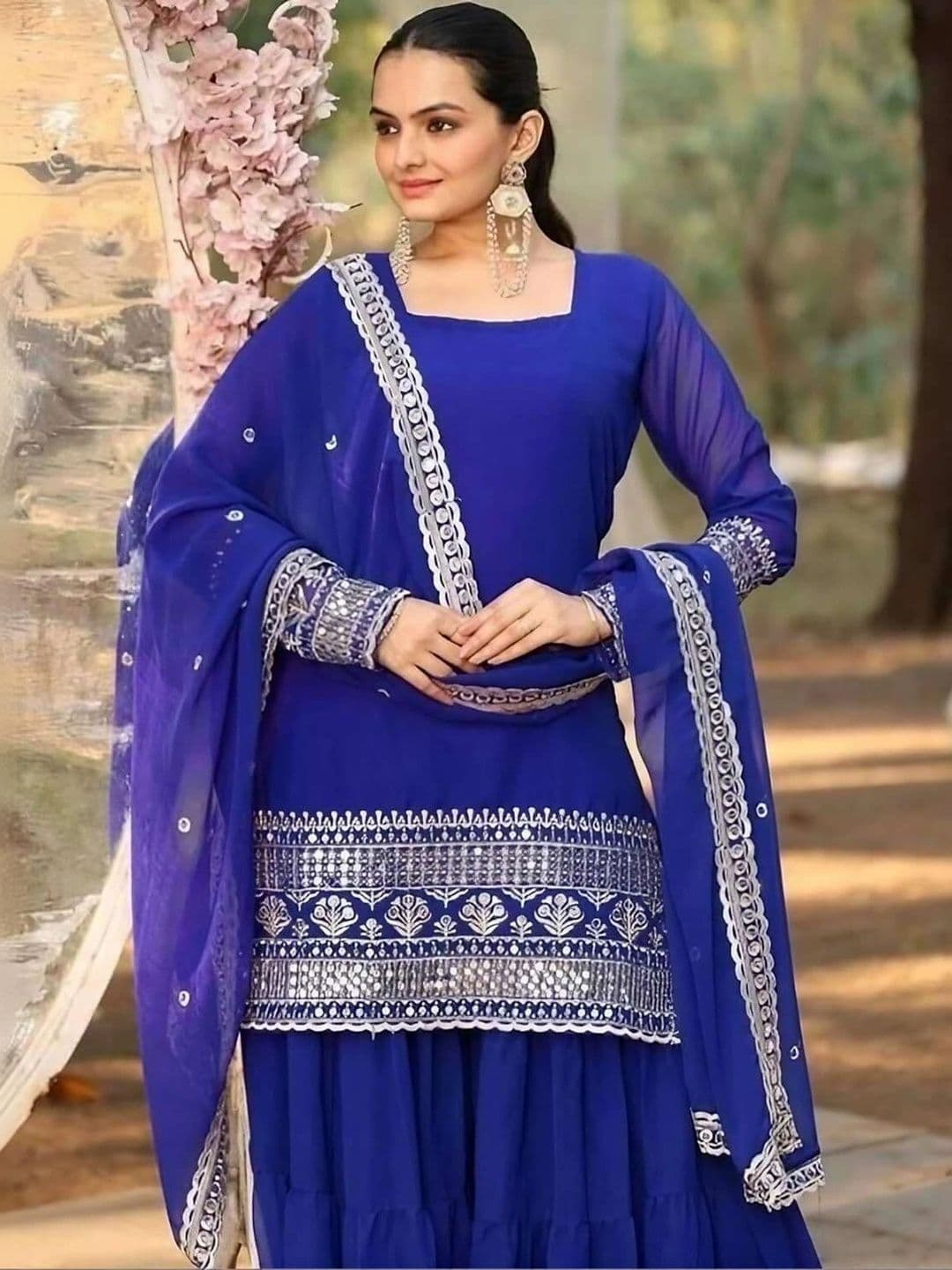 ANVERI TEXTILES Women Ethnic Motifs Embroidered Regular Kurta with Sharara & With Dupatta thumbnail 2