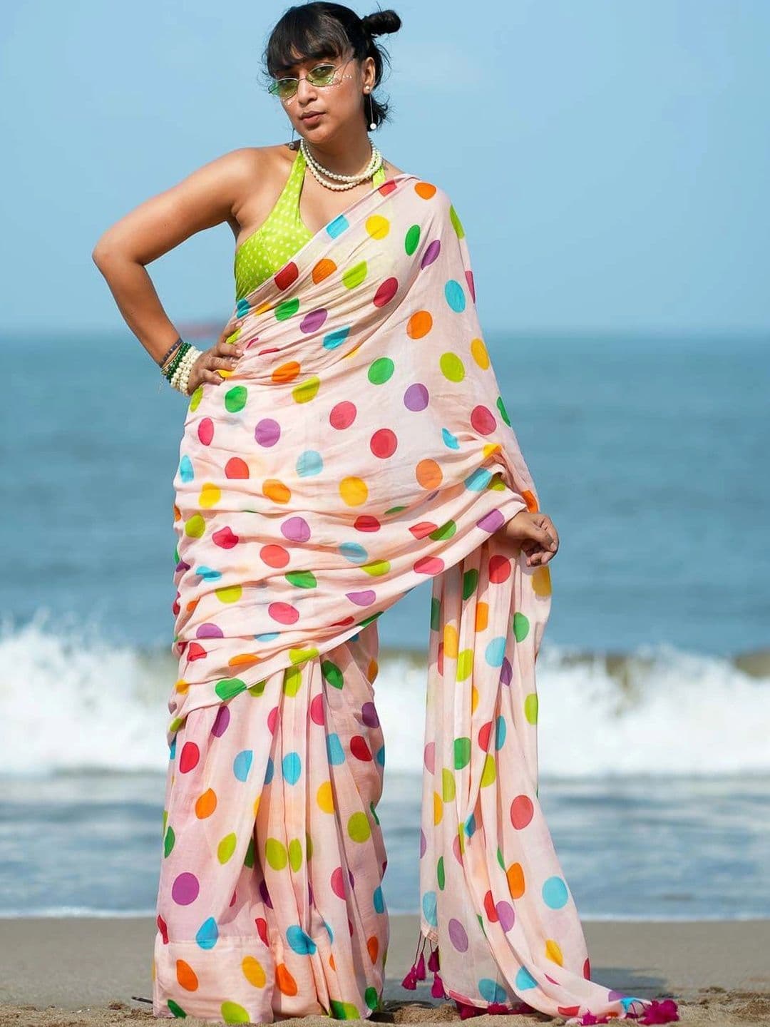 HERE&NOW Polka Dot Silk Blend Kanjeevaram Saree thumbnail 5
