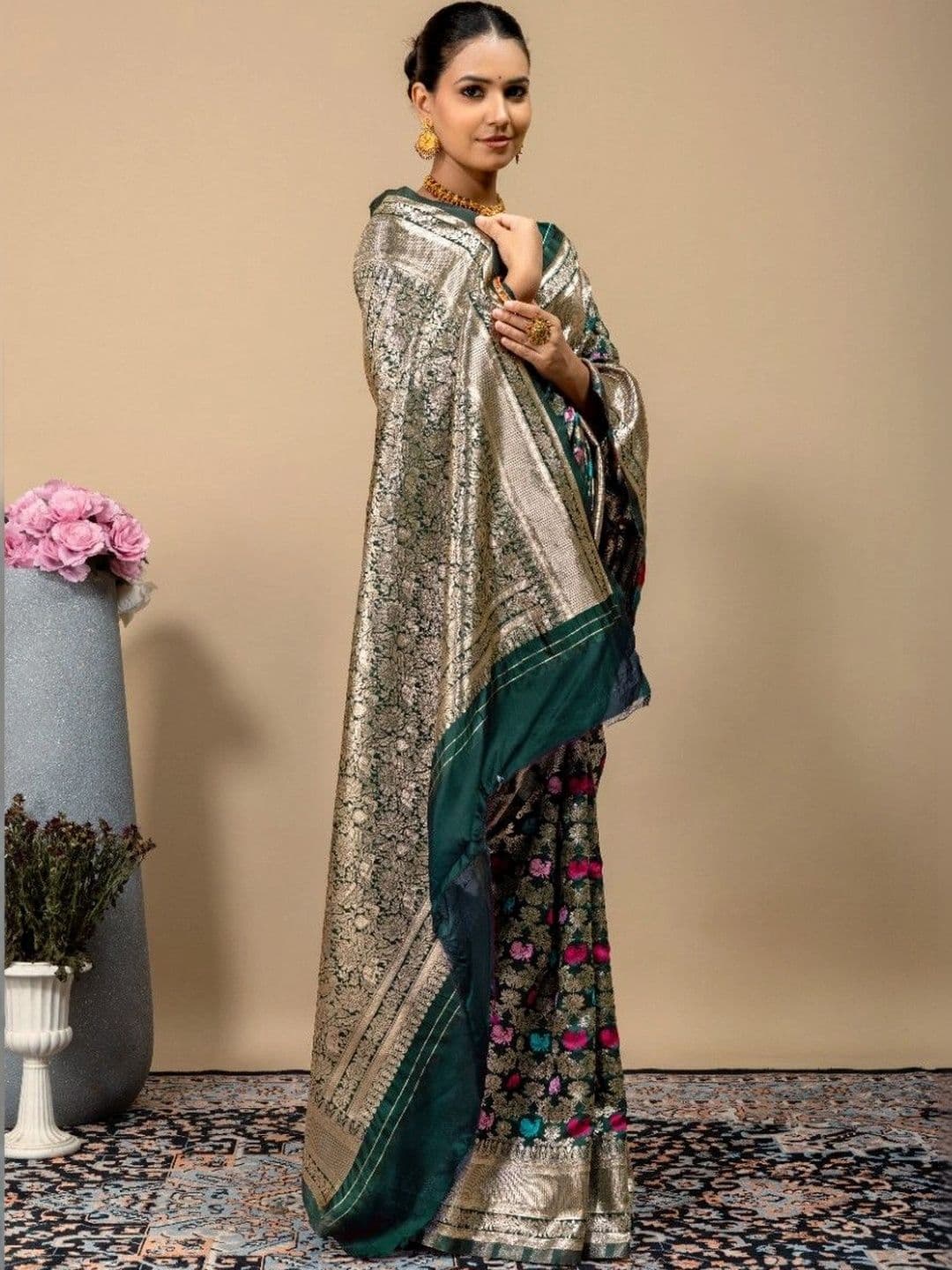 SILKARA CREATION Women Woven Design Zari Silk Blend Banarasi Saree thumbnail 4