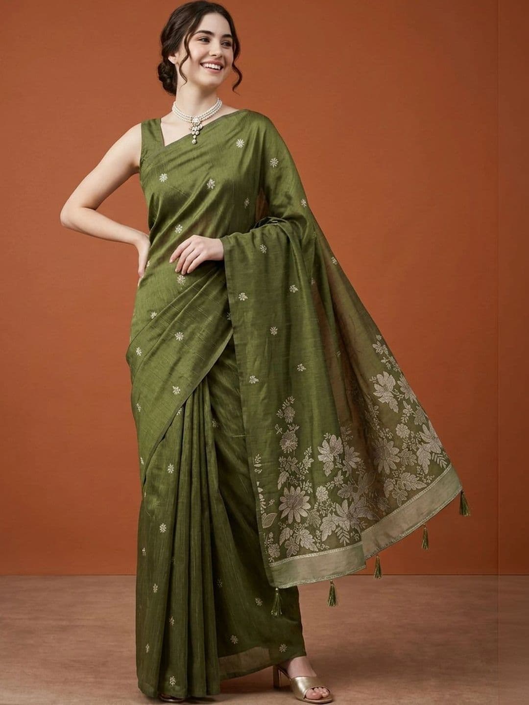 Suha Embroidered Silk Cotton Saree thumbnail 4