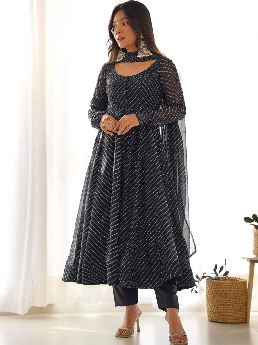 PALMIRA Women Leheriya Printed Empire Kurta with Trousers & With Dupatta thumbnail 3