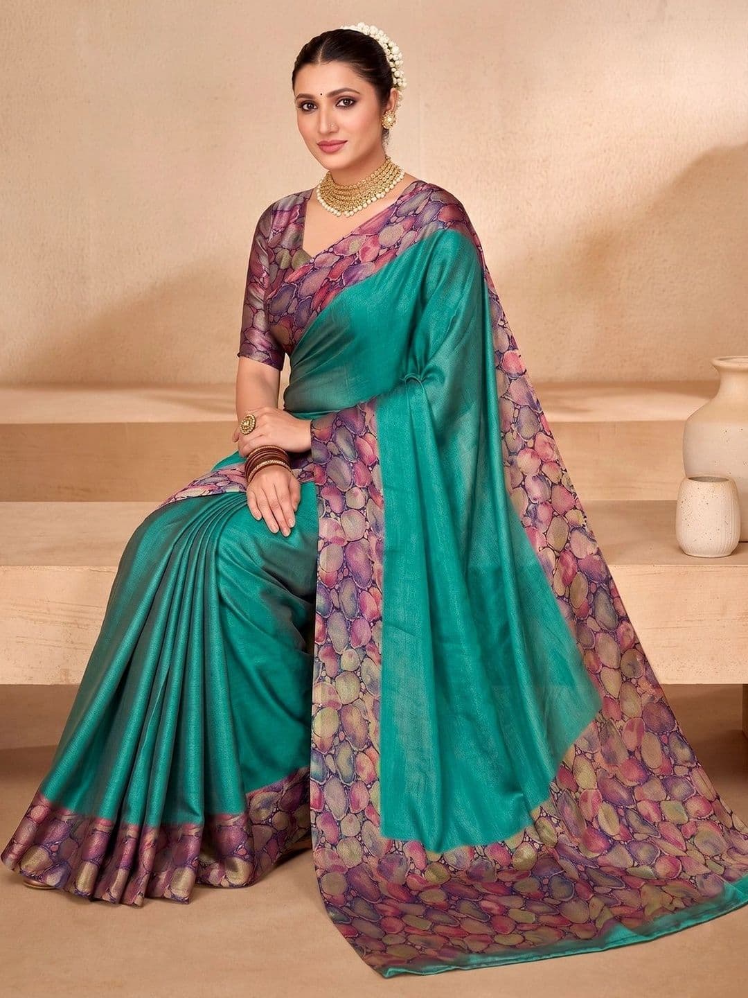 Vipul Pure Chiffon Designer Saree thumbnail 2