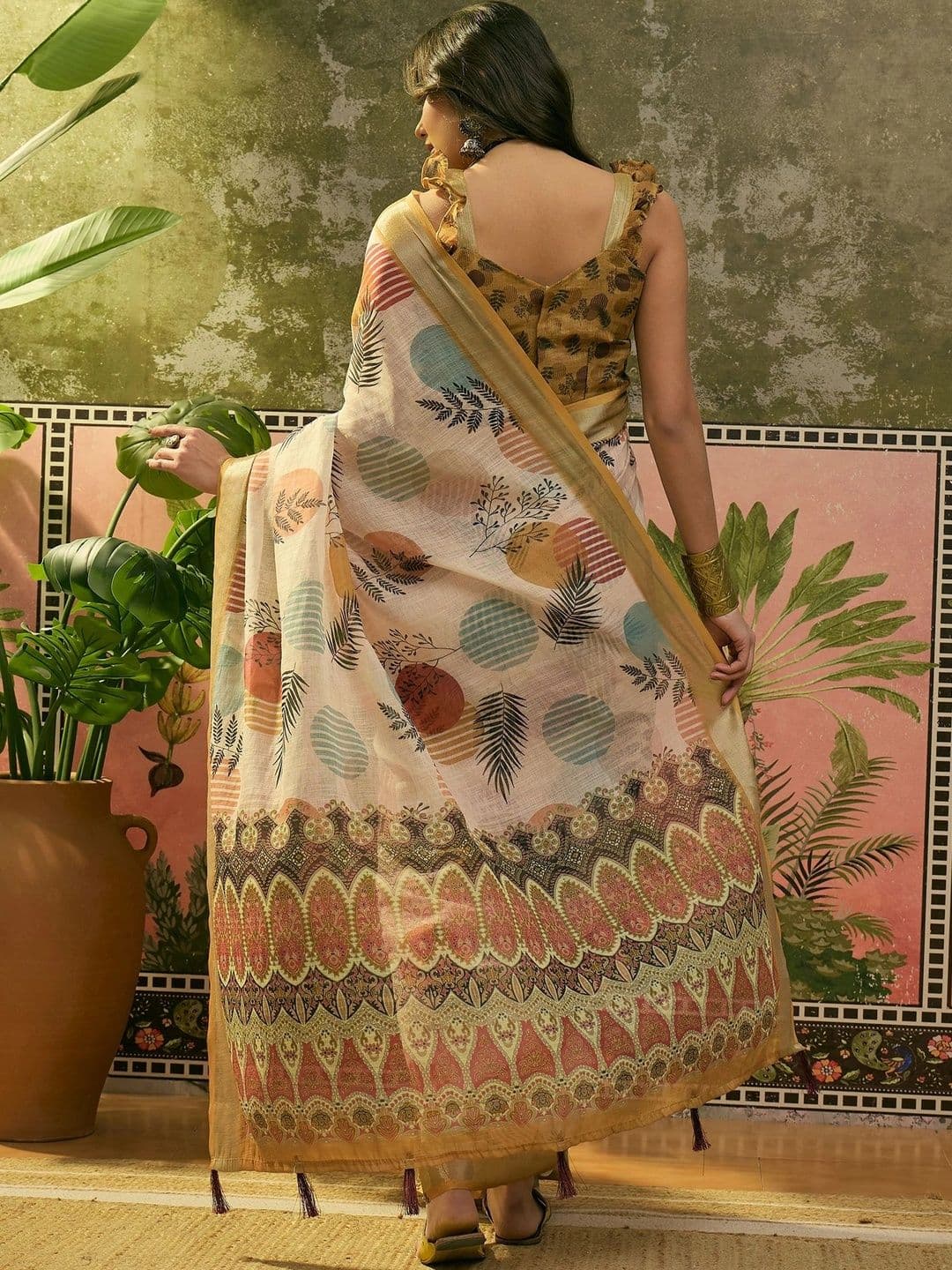 Suha Women Floral Saree thumbnail 6