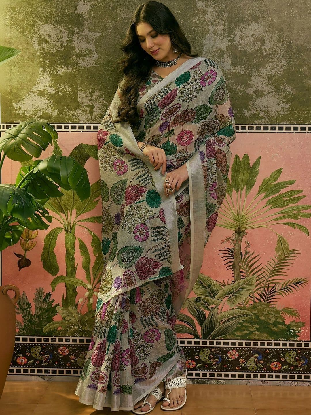 Suha Floral Saree thumbnail 2