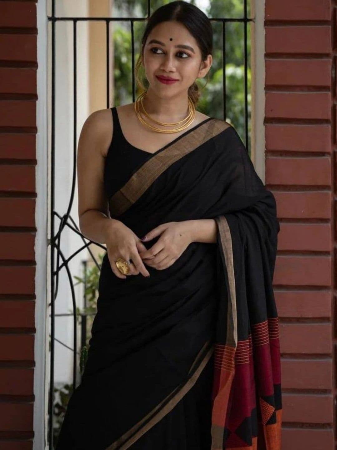 KALINI Woven Design Silk Blend Heavy Work Kanjeevaram Saree thumbnail 4