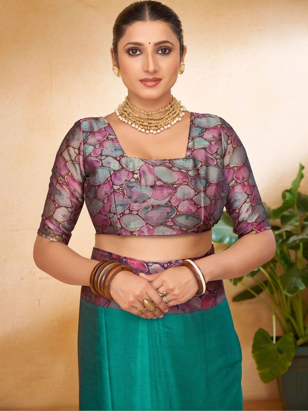 Vipul Pure Chiffon Designer Saree thumbnail 4
