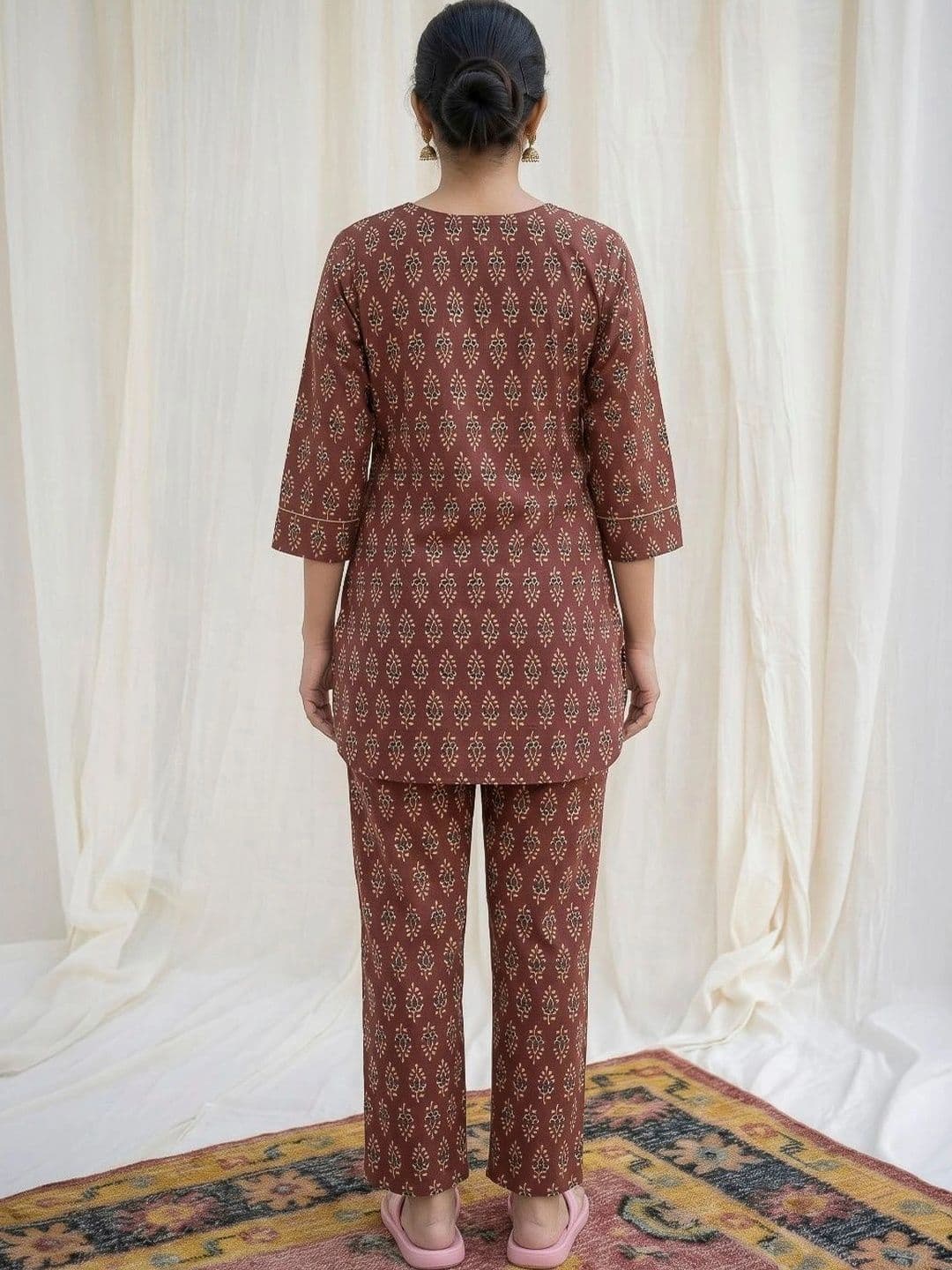 Meena Bazaar Women Ethnic Motifs Printed Regular Kurti with Trousers thumbnail 5