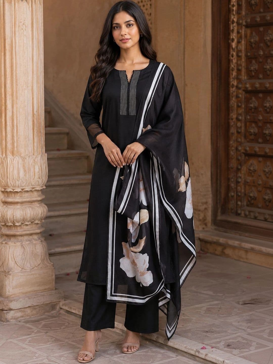 Bunai Women Ethnic Motifs Regular Kurta with Palazzos & With Dupatta - view 1