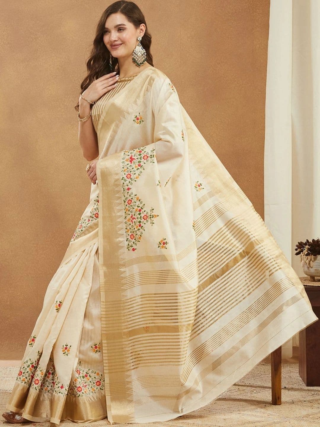 Sangria Woven Design Embroidered Art Silk Kasavu Saree thumbnail 2