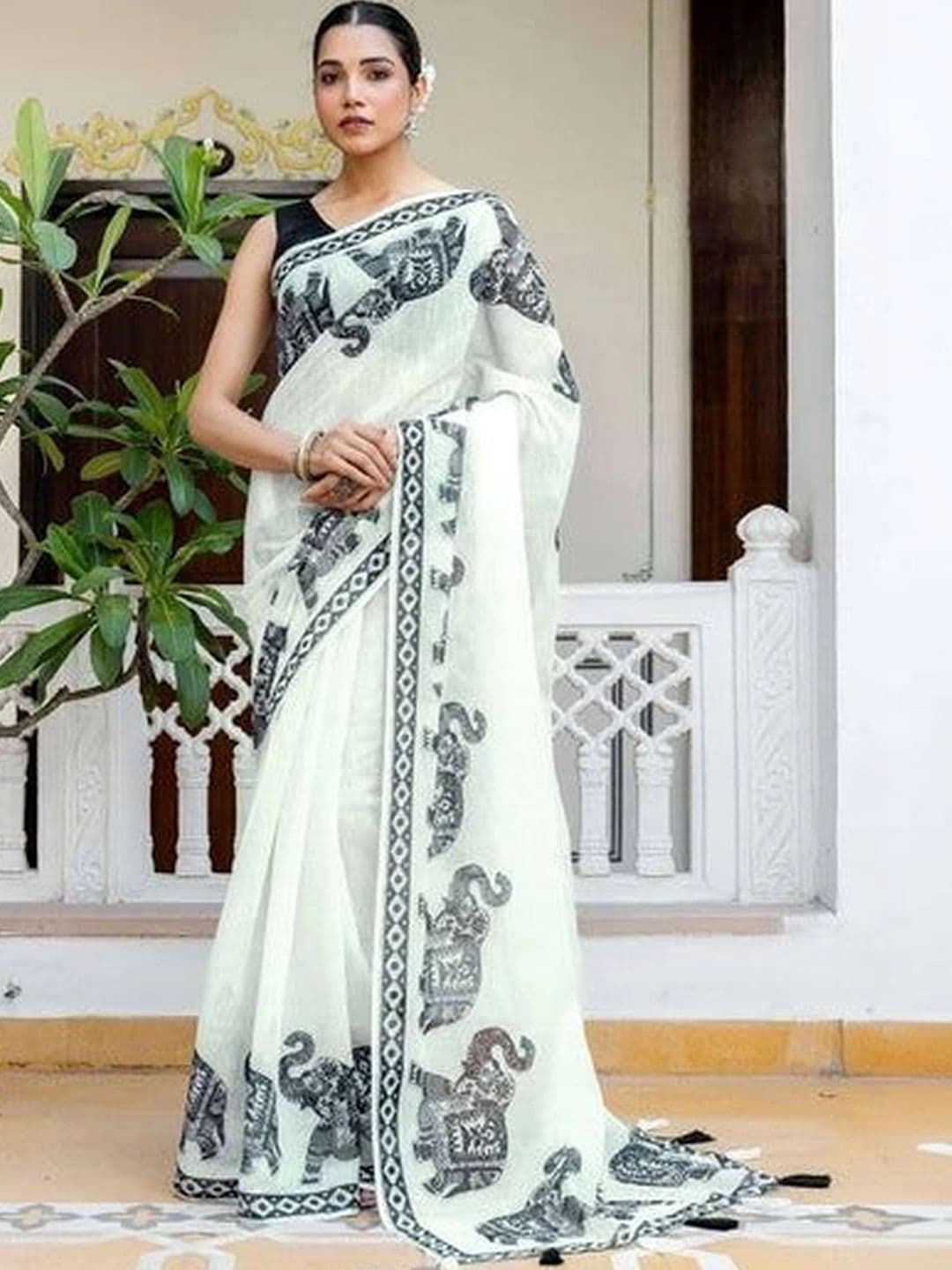 DIVASTRI Silk Blend Kanjeevaram Saree - view 1