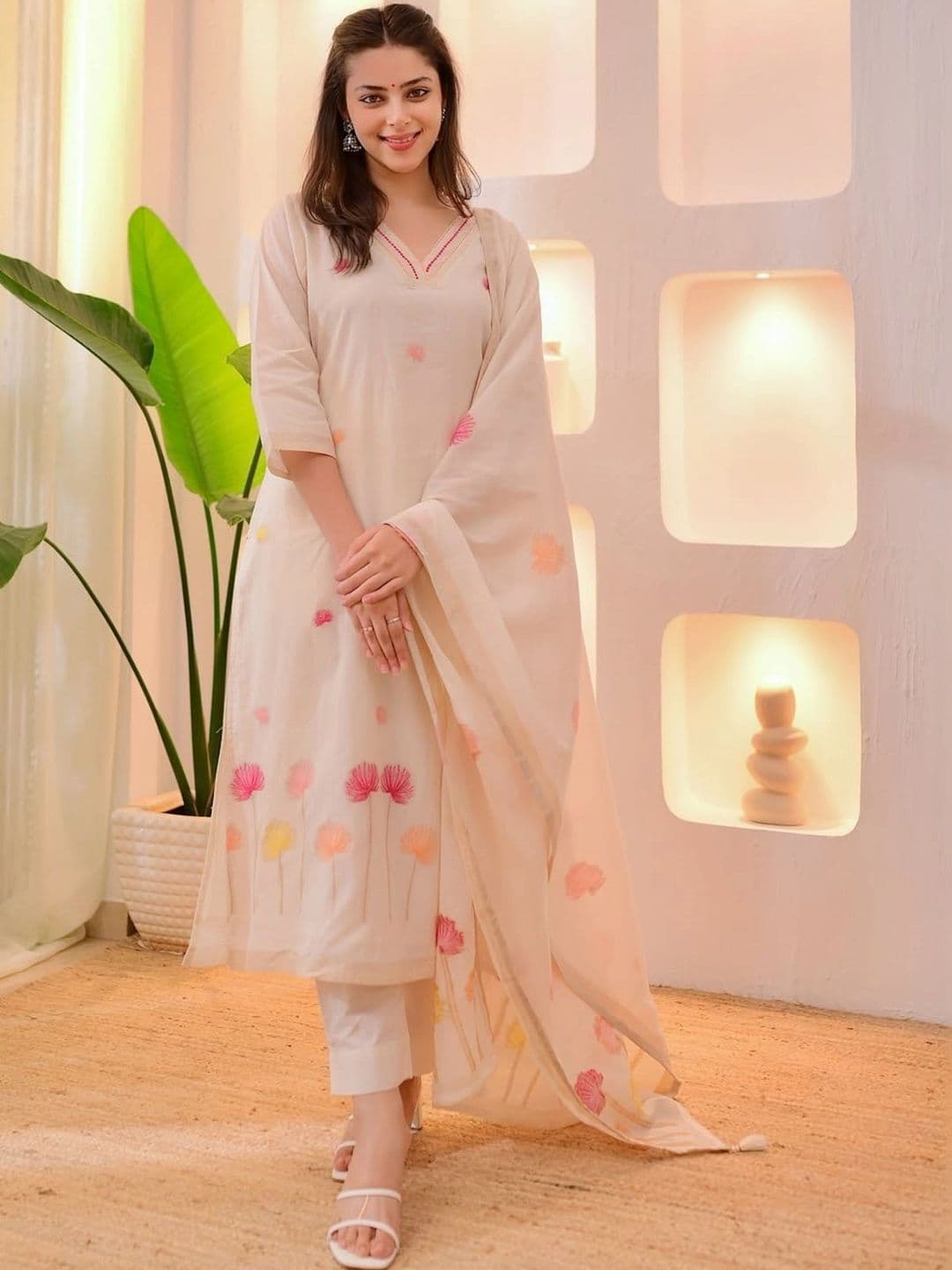 Anouk Women Floral Embroidered Regular Thread Work Kurta with Trousers & With Dupatta thumbnail 6