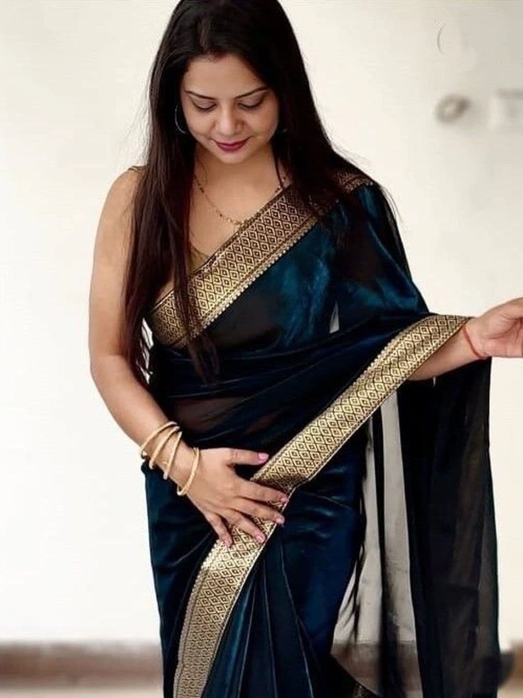 RENBRIZA Woven Design Zari Saree - view 1