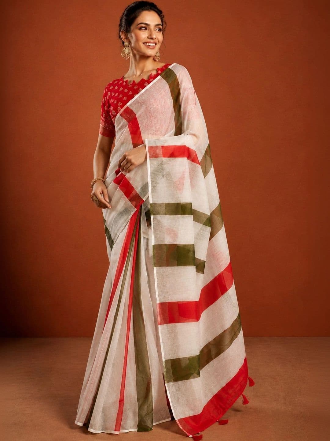 Suha Striped Silk Blend Saree thumbnail 2