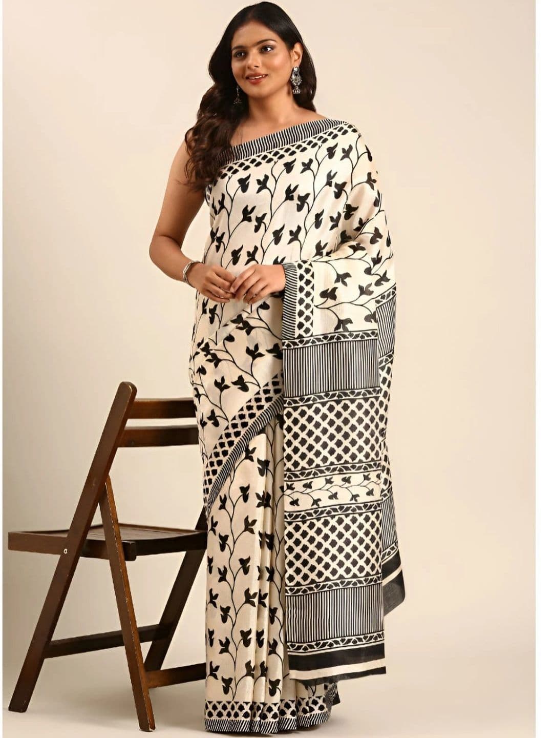 Taashi Floral Tussar Saree thumbnail 7