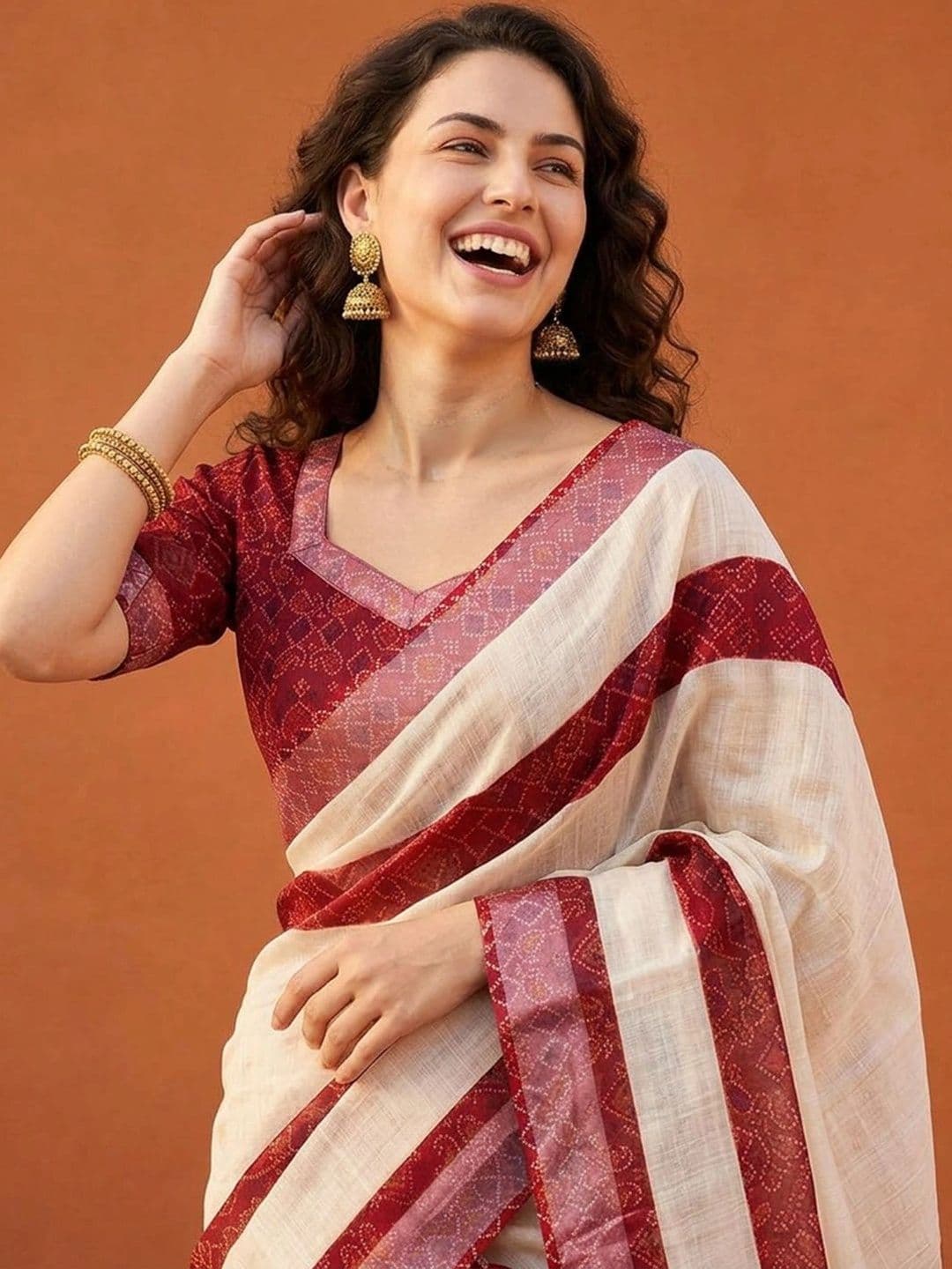 Suha Striped Silk Blend Saree thumbnail 4