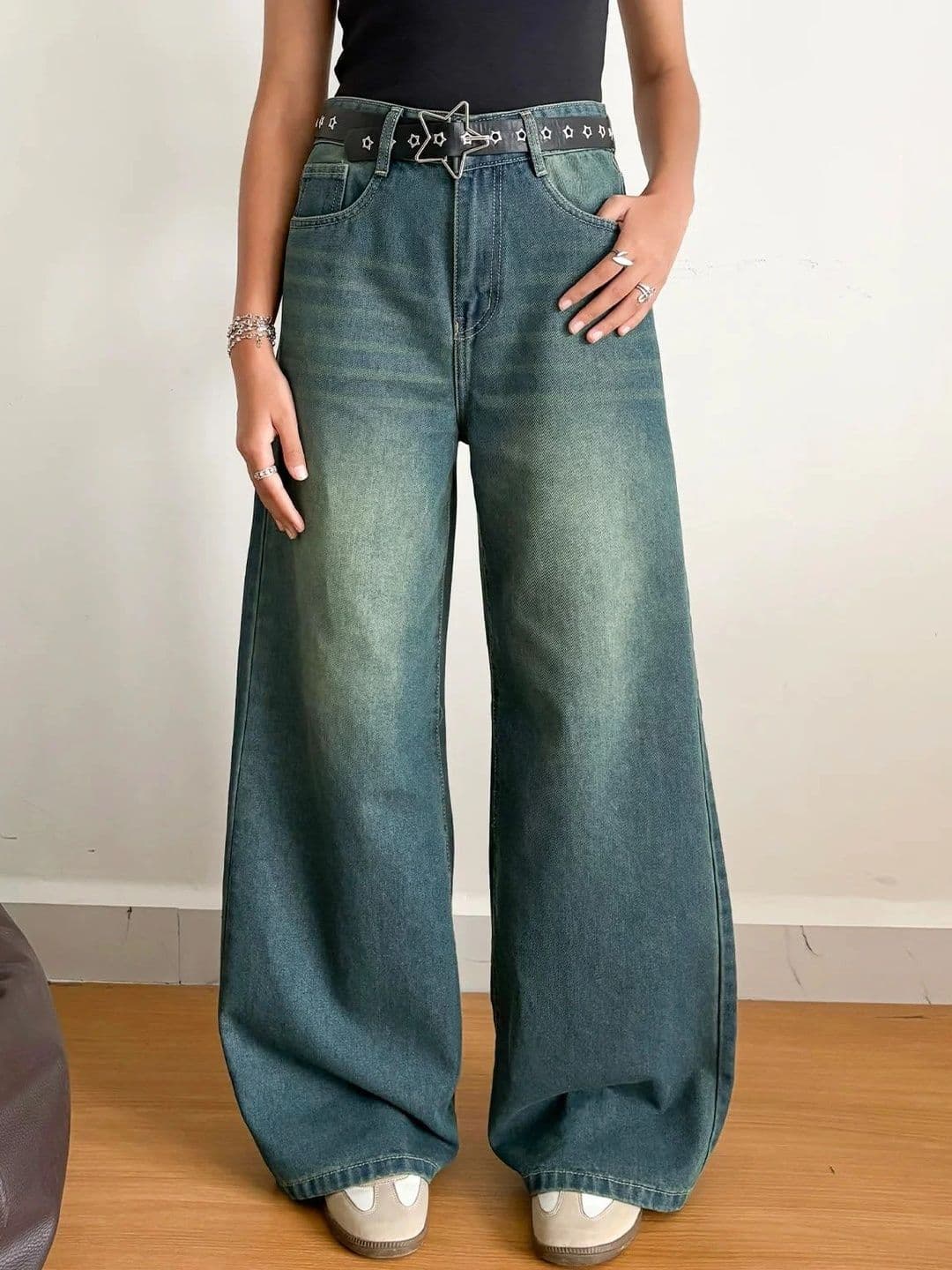 CORSICA Women High-Rise Light Fade Jeans thumbnail 3