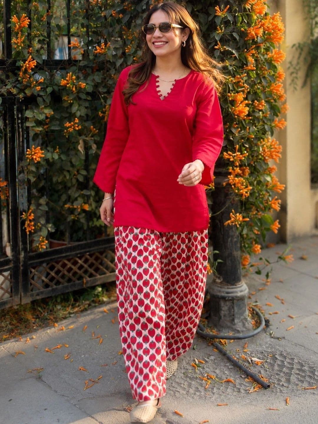 Anouk Women Ethnic Motifs Regular Kurta with Palazzos - view 1